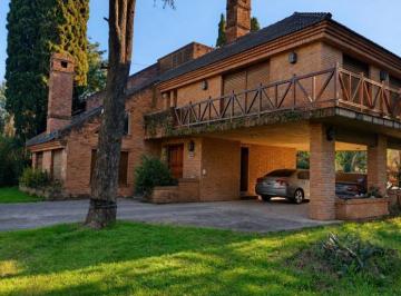 Casa · 300m² · 5 Ambientes · 2 Cocheras · Excelente Propiedad en Venta Zona Oeste