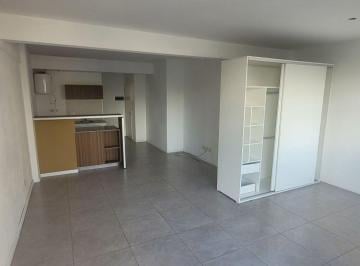Departamento de 1 ambiente, Caballito · ¡Excelente Oportunidad de Alquiler! Amplio Ambiente Divisible con Balcón Al Frente