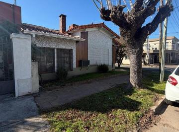 Casa · 187m² · 5 Ambientes · 2 Cocheras · Casa 5 Ambientes con Jardín en Venta - Apto Credito - Quilmes