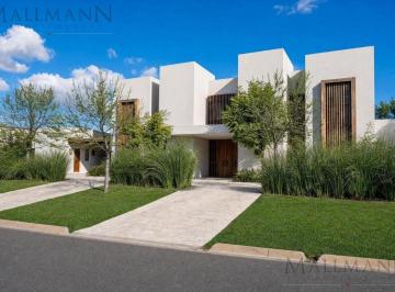 Casa · 582m² · 12 Ambientes · 4 Cocheras · Venta Casa 4 Dorm. en La Berlina, Pilará
