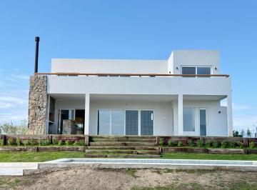 Casa · 900m² · 7 Ambientes · 5 Cocheras · Casa a La Venta en El Naudir