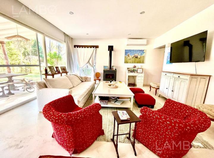 Casa · 150m² · 5 Ambientes · 2 Cocheras
