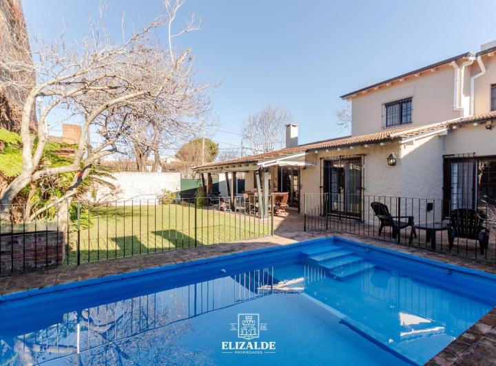 Casa · 393m² · 5 Ambientes · 1 Cochera