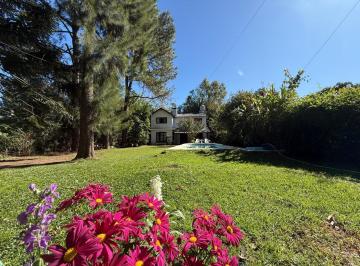 Casa · 140m² · 4 Ambientes · 2 Cocheras · Casa en Venta Barrio El Cazador 3 Dorm. Piscina Frutales Horno de Barro Acepta Propiedad