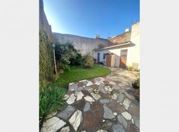 Casa · 160m² · 4 Ambientes · 3 Cocheras · Casa en Venta en Lomas del Mirador