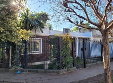 Casa de 4 ambientes, Morón · Casa Reciclada a Nuevo de 4 Ambientes Cerca de Acceso Oeste con Cochera Para un Auto