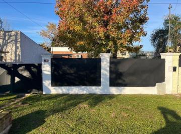 Quinta vacacional · 123m² · 2 Dormitorios · 2 Cocheras · Venta de Casa Quinta en Sauce Viejo Santa Fe