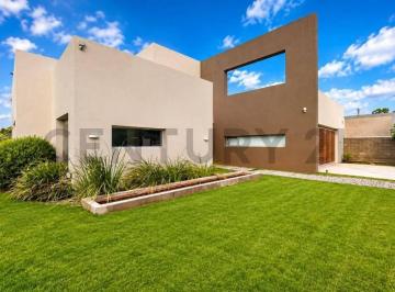 Oficina comercial · 400m² · 5 Ambientes · 3 Cocheras · Casa en Venta Barrio Los Pinares Concepción Arenal 6000