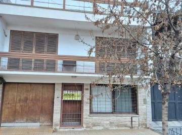 Casa de 14 ambientes, Godoy Cruz · Inprogroup Vende Casa con Departamento Interno