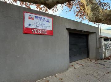 Casa de 5 ambientes, Lomas de Zamora · Casa de 5 Ambientes Reciclada, Estilo Industrial - Temperley Este