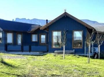 Casa · 170m² · 4 Ambientes · 1 Cochera · Venta Casa en San Martin de Los Andes. Barrio Las Marias del Valle