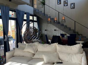 Casa · 259m² · 7 Ambientes · Venta Casa 5 Dorm. C/ Pileta Tierra Alta Cba