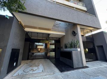 Departamento · 34m² · 2 Ambientes · Venta Dpto 2 Amb Frente Caseros Centro Apto Cred