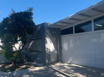Casa · 148m² · 5 Ambientes · 2 Cocheras · Casa - Barrio Villa del Parque