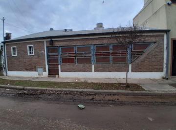 Casa · 162m² · 7 Ambientes · 1 Cochera · Venta Casa de 3 Dorm. en Santo Tome