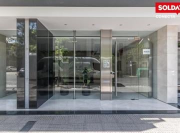 Departamento · 163m² · 5 Ambientes · Departamento en Venta de 4 Ambientes en Caballito con Balcón y Patio. Excelente Construcción.