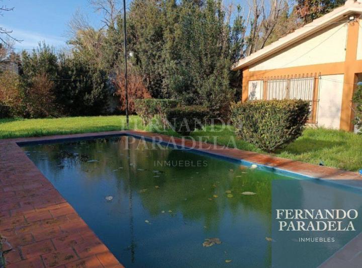 Casa · 130m² · 2 Ambientes · 3 Cocheras