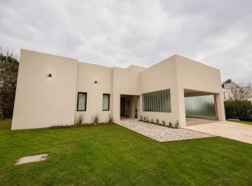 Casa · 187m² · 5 Ambientes · 2 Cocheras · Venta: Casa en Construcción en La Rinconada con Vista Al Lago. Proyecto de 2 Plantas y 3 Dorm.