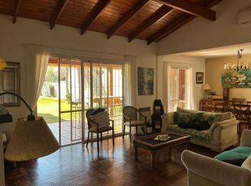 Casa de 6 ambientes, Córdoba · Casa en Alquiler en Arguello