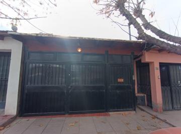 Casa · 110m² · 3 Ambientes · 2 Cocheras · Casa Duplex en Alquiler Bermejo