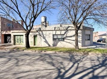 PH · 110m² · 4 Ambientes · 1 Cochera · PH en Venta en Pergamino con Terraza y Patio