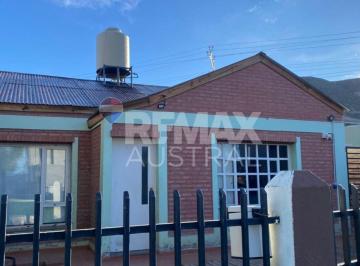 Casa · 120m² · 5 Ambientes · Alquiler 2 Dorm. Km3