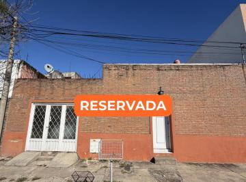 Casa · 57m² · 3 Ambientes · 1 Cochera · Casa Al Frente, Ideal Primera Vivienda