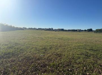 Terreno · 900m² · Lote en Venta 900 m² en El Cantón - Barrio Golf
