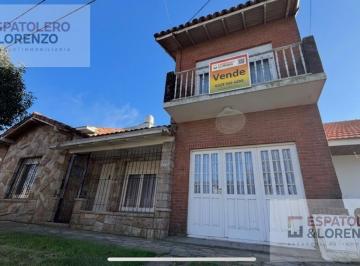Casa · 135m² · 5 Ambientes · 1 Cochera · Casa Apto Crédito 4 Ambientes
