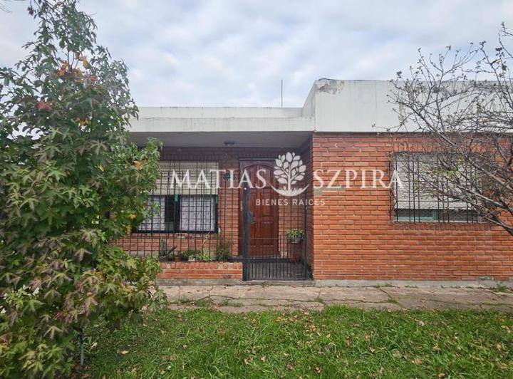 Casa · 80m² · 4 Ambientes · 1 Cochera