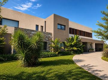 Casa · 447m² · 6 Ambientes · 2 Cocheras · Casa en Venta en Barrio San Francisco, Villanueva