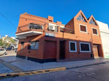 PH · 80m² · 4 Ambientes · 2 Cocheras · PH en Parque Chacabuco