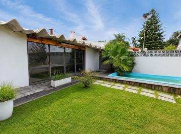 Casa · 152m² · 3 Ambientes · 1 Cochera · Casa en Barrio Parque Saavedra. Lote 350 Mt