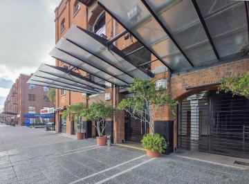 Oficina comercial · 69m² · 1 Ambiente · 1 Cochera · Exclusiva Propiedad de Amplias Dimensiones con Terraza y Balcón en Puerto Madero.