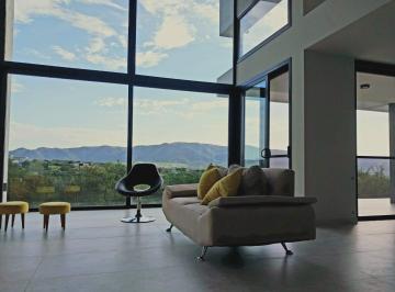 Casa · 882m² · 5 Ambientes · 2 Cocheras · Venta Casa de Categoria 3 Habitaciones Country Tierralta