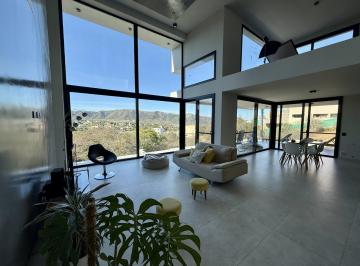 Casa · 882m² · 5 Ambientes · 2 Cocheras · Venta Casa de Categoria 3 Habitaciones Country Tierralta