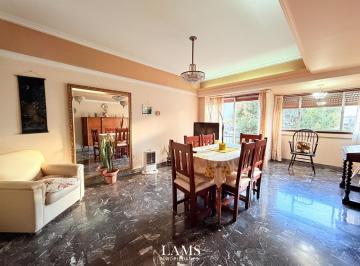 Departamento · 90m² · 4 Ambientes · 1 Cochera · Venta - Departamento 3 Ambientes con Balcón - Zona Centro