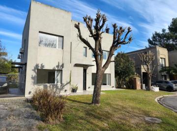 Casa de 5 ambientes, Berazategui · Oportunidd, Casa 5 Ambientes en Venta Barrio Privado Ombues de Hudson, Apto Credito