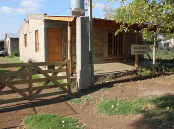 Frente · Casa de Material a Alquilar en Los Corralitos - Gllén.
