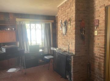 Casa · 114m² · 6 Ambientes · 1 Cochera · Casa en Lezica