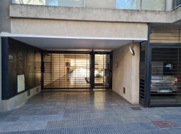 Garage · 8m² · 1 Cochera · Cochera Fija Descubierta en Edificio con Control Remoto!