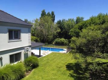 Bodega-Galpón · 393m² · 5 Ambientes · Venta/ Alquiler Oportunidad 4 Dorm. Impecable Casa Sobre Lote Interno. Estilo Clásico.