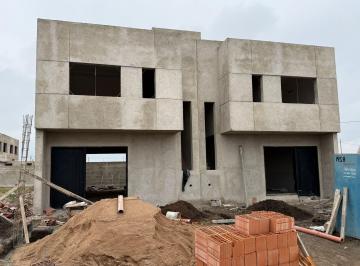 PH · 155m² · Dúplex Fondo Norte Frente Plaza de 3 Dorm 3 Baños en Abras de Manantiales