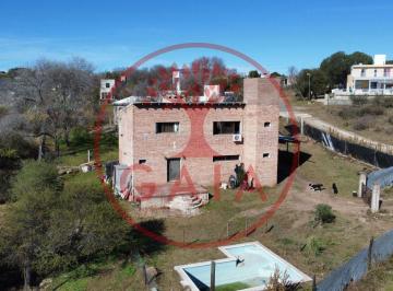 Casa de 8 ambientes, Tanti · Oportunidad Única en Keoken, Tanti, Barrio Cerrado, Sobre Ruta 28 y con Acceso a Río