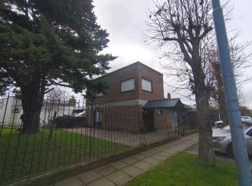 PH · 40m² · 1 Dormitorio · 1 Cochera · Alquiler 24 Meses PH 2 Ambientes 1er Piso con Cochera y Patio.