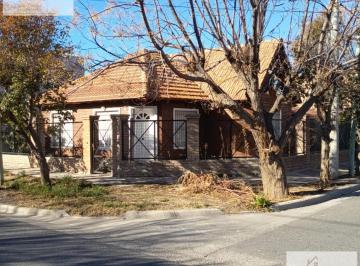 Casa · 80m² · 3 Ambientes · 1 Cochera · Casa - Huiliches