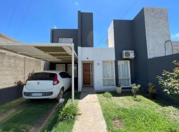 Casa · 70m² · 3 Ambientes · 1 Cochera · Alquiler - Casa en Universitario de Horizonte