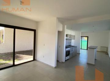 Casa · 120m² · 5 Ambientes · 2 Cocheras · Alquiler - Duplex Campo de Vuelo II - Dos Dorm - Tres Baños
