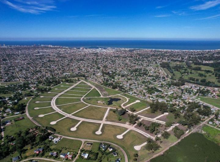 Terreno · 600m² · 1 Ambiente · 1 Cochera