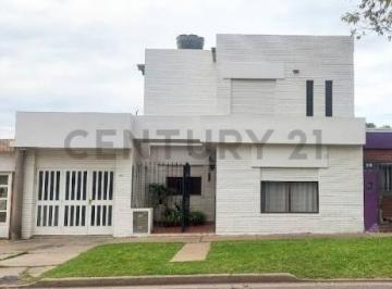 Casa · 157m² · 4 Dormitorios · 1 Cochera · Venta Casa Cuatro Dorm., Dos Baños, Terraza, Patio, Garage, Villa Constitución, Santa Fe